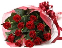  Konya internetten çiçek satışı  10 adet kipkirmizi güllerden buket tanzimi