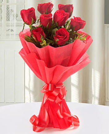 9 adet kırmızı gülden modern buket  Konya hediye sevgilime hediye çiçek 