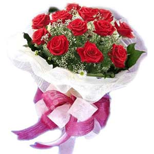  Konya güvenli kaliteli hızlı çiçek  11 adet kırmızı güllerden buket modeli